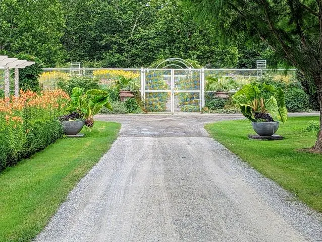 What Actually Goes Into the Price of a Gravel Driveway in the UK